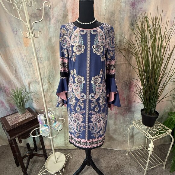 New πShelby & Palmer Beautiful Floral Shift Dress w/ Eye-catching Bell Sleeves - Picture 9 of 14